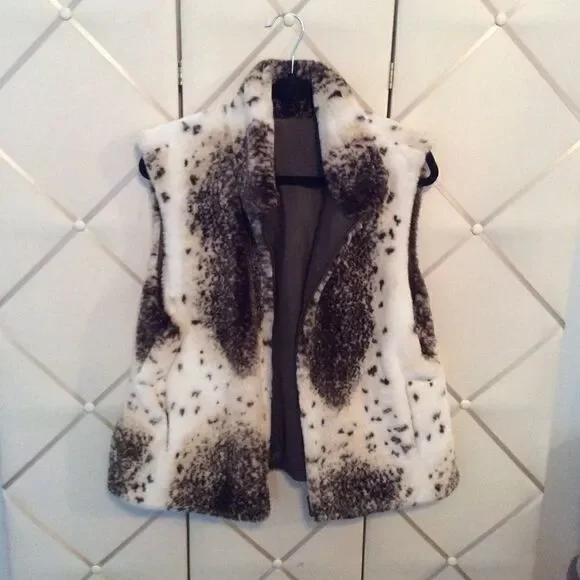 Super Cute Faux Fur and Nylon Reversible Vest! - Picture 2 of 7